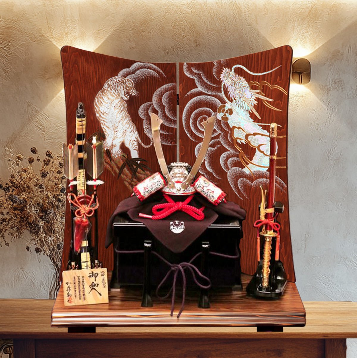 【スーパーSALE限定●全品P10倍(エントリー要)】五月人形 コンパクト おしゃれ 【平飾り 1/3 源義家 シルバー 兜飾り 加藤鞆美 】 モダン インテリア コンパクト飾り 人気 かぶと 国産木材