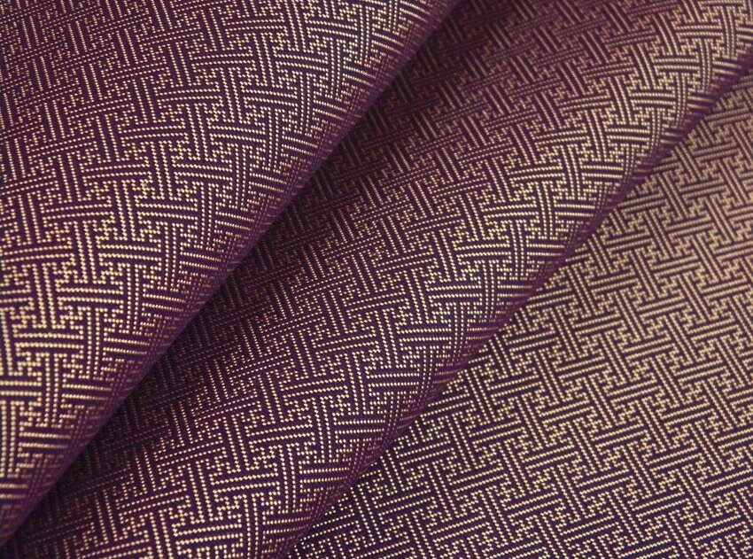 金襴のはぎれ　帯地織物　金地　佐賀一丁　鞘型　紫　広巾（70cmX35cm単位）着物のはぎれ