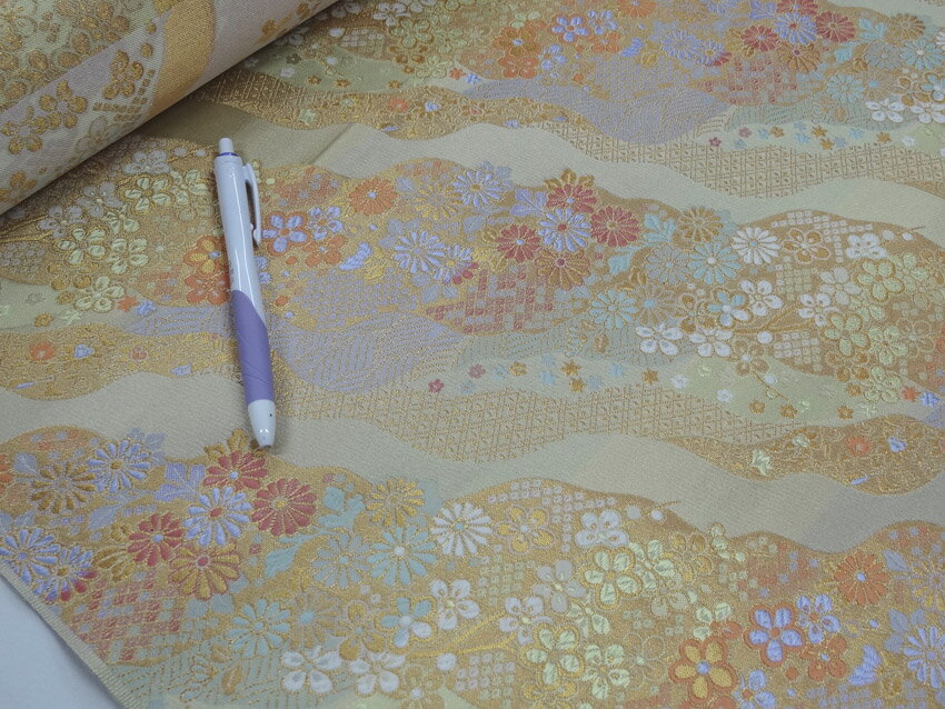 金襴のはぎれ 桂錦胴入 金地道長柄 （70cmX35cm単位）着物のはぎれ 西陣織