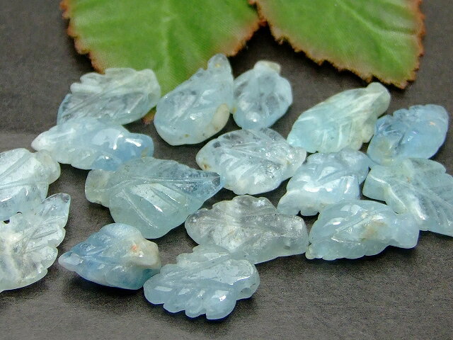 g3-206G　　今月の半額 アクアマリン 12mm〜18mm A 16粒セット 葉っぱ リーフ 穴開き ネコポス送料無料 ブラジル産 天然石 パワーストーン