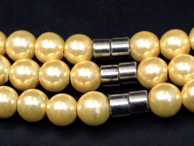 68452　　工場処分品特価 今月半額以下 わけあり ヘマタイト ライトイエロー ネックレス 3本セット 磁気有 8mm 1連45cm 送料無料 イギリス産 天然石 パワーストーン