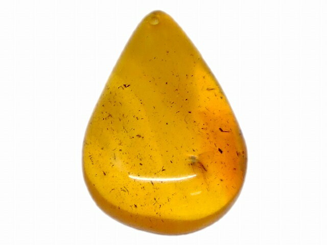 ※画像のものをお送りします。 オリジナルアクセサリー作りに是非どうぞ〜〜（m−m） 素材 天然：アンバー（加圧、加熱） サイズ 約：重さ3g　玉径30mm×21mm・±1.0mm　1個売り 　※ 多少の誤差はご了承下さい。アンバー(琥珀) アンバーは約3000万年以上前の、松柏類の植物が流した樹液中の樹脂が、長い年月の間に固まって化石化したものなので、 正確には鉱物ではありませんが、 古くから装飾品やまた神秘的な面においても水晶等と同じように扱われてきました。 アンバーのルーツが木であることと関係が深く、マイナスエネルギーを抜き取り変わりに心身に酸素のようなプラスのエネルギーを循環させてくれるといわれており、 明るさと落ち着きを持つ石で、心身のエネルギーを上手に流せるようにサポートしてくれるでしょう。