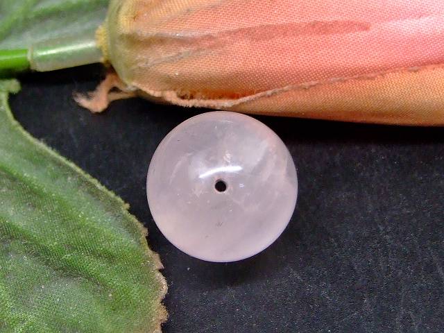 67783　　虹入り ディープローズクォーツ 16mm 4A 1粒売り 送料無料 マダガスカル産 天然石 パワーストーン