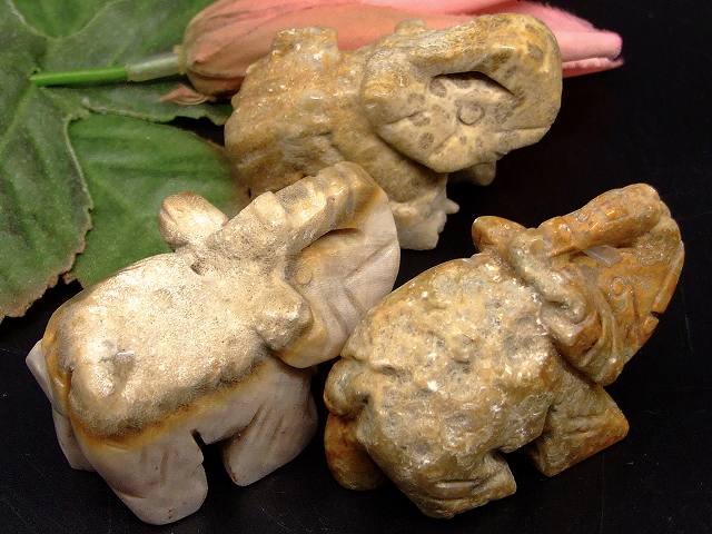 67747　　今月66％OFF わけあり ジャスパー 50mm×31mm 3個セット 象 ゾウ ぞう 送料無料 天然石 パワーストーン