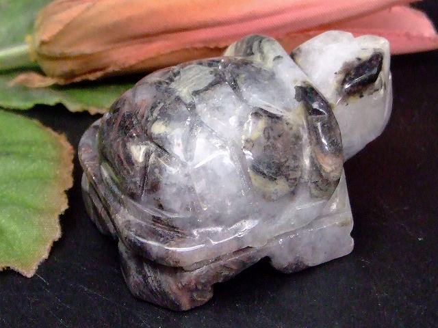 67759　　水晶＆ジャスパー 51mm×37mm 1個売り 亀 かめ カメ クリスタル クォーツ 送料無料 天然石 パワーストーン