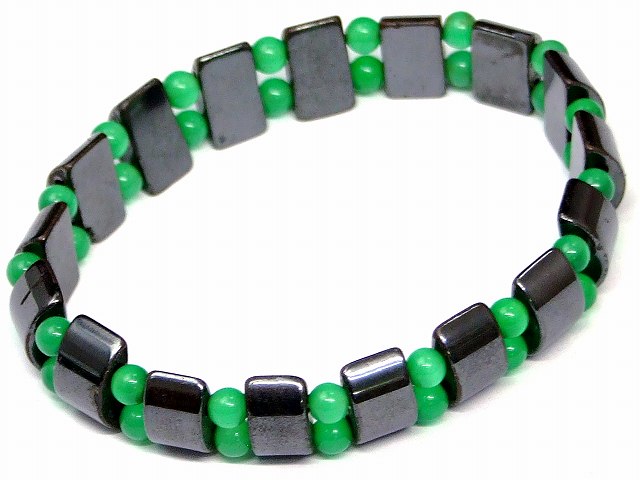 ※画像と同品質のものをお送りします。 オリジナルアクセサリー作りに是非どうぞ〜〜（m−m） ※新品ですが、へこみ・傷、錆など見られる為、わけあり商品として格安にご提供しております。 ご了承の上ご購入くださいませ。 素材 天然 サイズ 約：重さg　玉径12mm×6mm／4mm・±1.0mm　内径17cm(ゴムは伸縮可) 　※ 多少の誤差はご了承下さい。魔を払い、血液に力を与える石 別名『赤鉄鋼』。 バビロンの時代から黒いダイヤと呼ばれて、戦争に出かける男性のお守りとして活躍し、出血を止めたり、ケガなどの炎症を鎮める効果があるといわれてきました。 肉体労働など過酷に体を使って働く人々に、その行動を持続させる力を与え、ポジティブな意味での闘争心と忍耐力を授けてくれるといいます。 浄化作用も強く、空間だけでなく、心も浄化して、心身の緊張を解き、精神安定をもたらし、感情の起伏が激しい人が持つと、心が安定し、平常心を保つのを助ける。