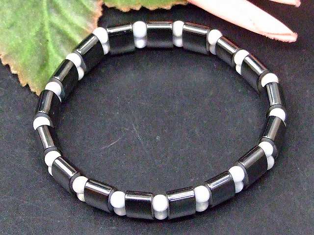 67791　　今月半額 わけあり ヘマタイト 磁気あり 磁有 キャッツアイ 12mm×7mm／4mm バングル 内径16cm ブレスレット 送料無料 イギリス産 天然石 パワーストーン
