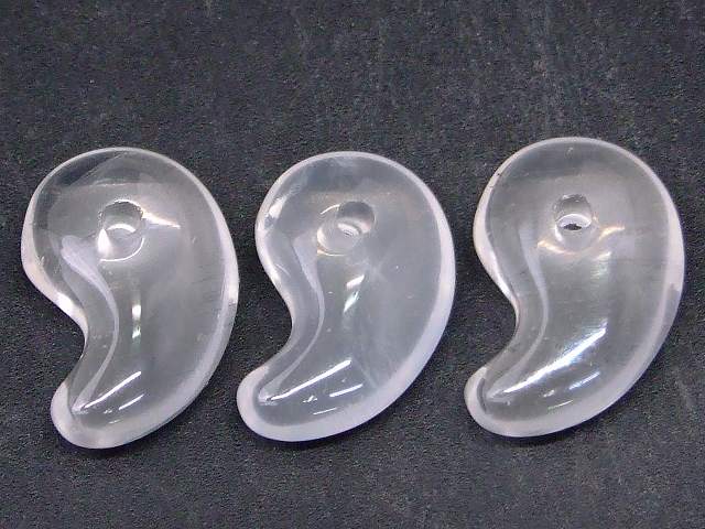 樂天商城 - 67813　　勾玉 ミルキークォーツ 18mm×12mm 1個売り 水晶 クリスタル 送料無料 天然石 パワーストーン