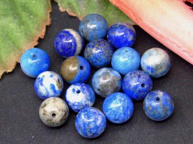 64911　　今月の半額 わけあり ラピスラズリ 瑠璃石 8mm 1粒売り 鑑別済・本物保証 ネコポス送料無料 天然石 パワーストーン