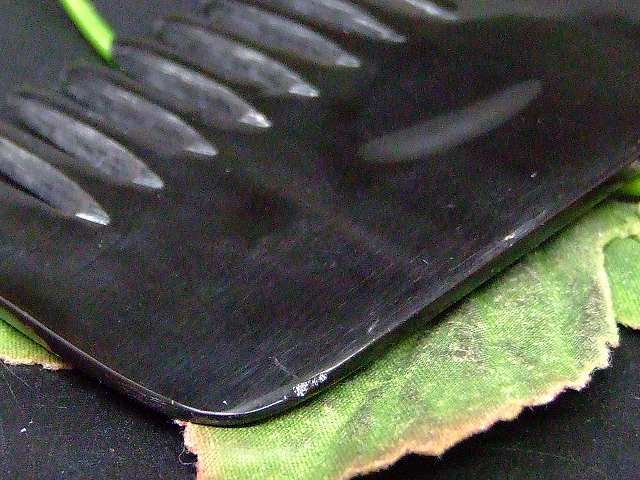 68153　　今月30％OFF わけあり かっさプレート 100mm×56mm 櫛型 くし 牛角 頭・顔・ボディのリンパマッサージ 美容 マッサージ用 送料無料 天然