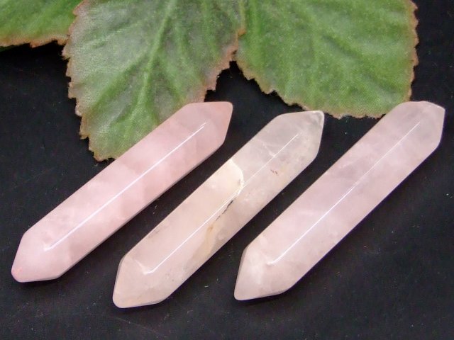 天然石 パワーストーン hinryoの68944　　今月の半額 わけあり ローズクォーツ 56mm×10mm 3個セット 六角 ヘキサゴン 紅水晶 送料無料 天然石 パワーストーン｜アングル2