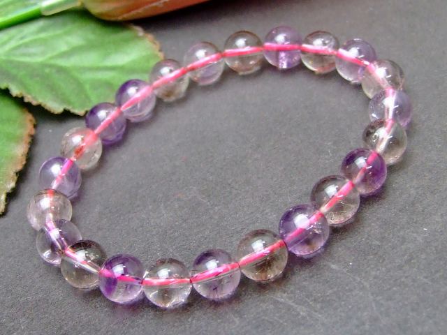 ※画像と同品質のものをお送りします。 オリジナルアクセサリー作りに是非どうぞ〜〜（m−m） 素材 天然 サイズ 約：重さg　玉径8mm・±1.0mm　内径16cm(ゴムは伸縮可) 　※ 多少の誤差はご了承下さい。潜在能力を開花させる石 水晶...