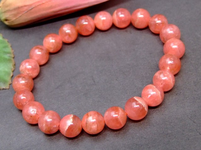 ※画像のものをお送りします。 オリジナルアクセサリー作りに是非どうぞ〜〜（m−m） 素材 天然 サイズ 約：重さ32g　玉径9mm・±0.5mm　内径18cm(ゴムは伸縮可) 　※ 多少の誤差はご了承下さい。無条件の愛、人生をバラ色に導く、...