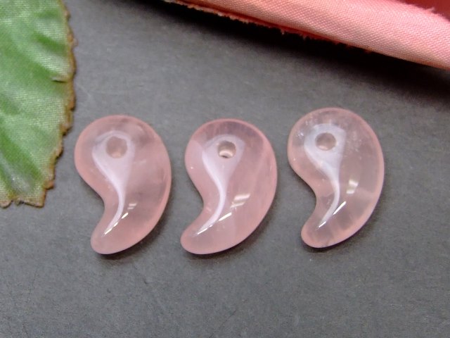 Genuine, Semi-Precious Stones - 49541A　18mm×12mm 5A 1個売り 勾玉 ローズクォーツ ネコポス送料無料 天然石 パワーストーン