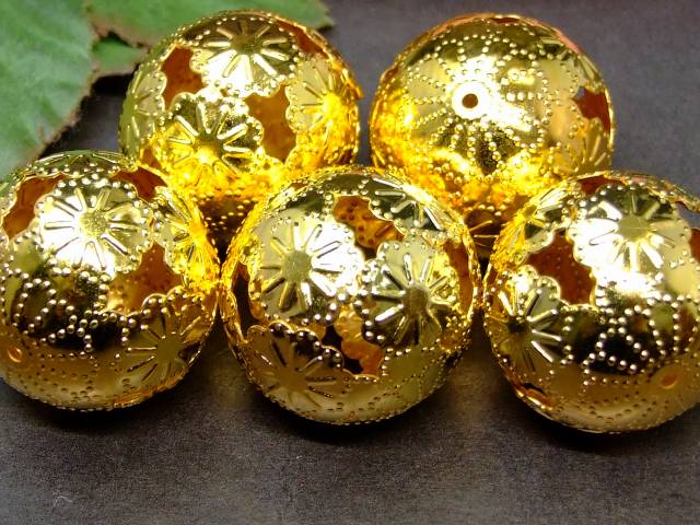 61382　今月80%OFF 座金 27mm 1個売り 金 ゴールド 透かし 飾り パーツ 在庫処分 ネコポス送料無料 天然石 パワーストーン