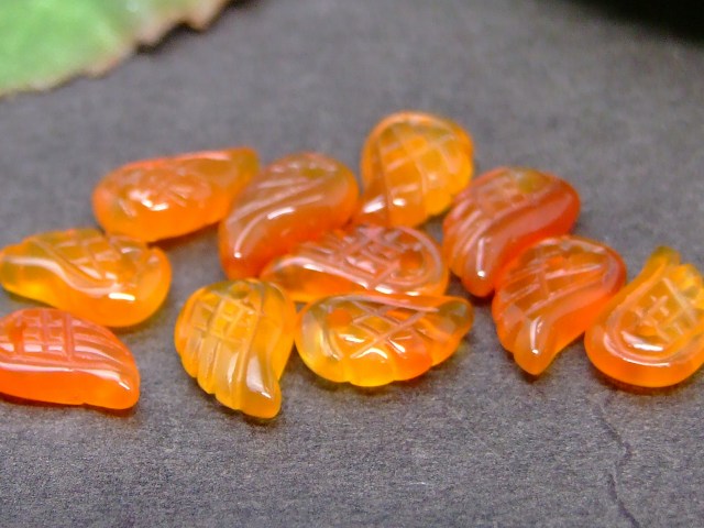 49515M　　1粒売り 10×6mm 手彫 天使の羽 カーネリアン ネコポス送料無料 天然石 パワーストーン