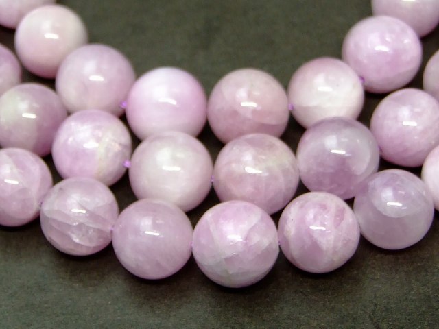 g3-881P　　今月の半額 11mm〜12mm AA クンツァイト 1連39cm 通し針、解説書、1mゴム付き 鑑別済 本物保証 送料無料 ブラジル産 天然石 パワーストーン