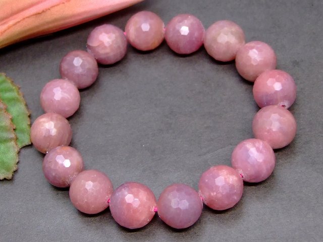 62635　　今月の半額 ルビー 12mm AA 128面カット ブレスレット 内径17cm ポーチ付き 送料無料 ベトナム産 天然石 パワーストーン