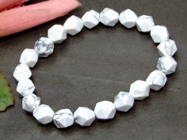 33321K ハウライト 8mm スターカット ブレスレット 内径調整可能 ポーチ付き 送料無料 天然石 パワーストーン