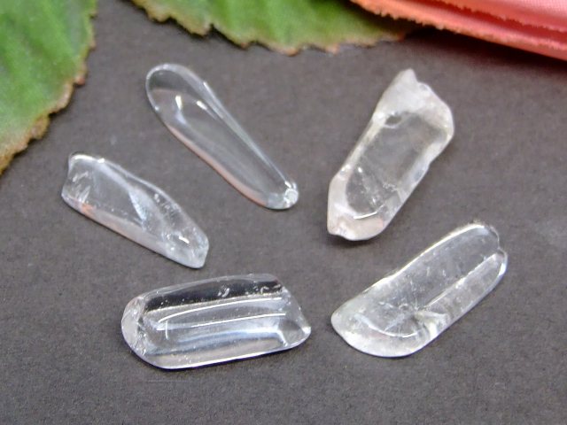 ※画像と同品質のものをお送りします。 オリジナルアクセサリー作りに是非どうぞ〜〜（m−m） 色や大きさなど、お選びいただけませんので予めご了承ください。 素材 天然 サイズ・重さ 約：重さg　玉径15mm〜26mm・±1.0mm　5個セット 　※ 多少の誤差はご了承下さい。