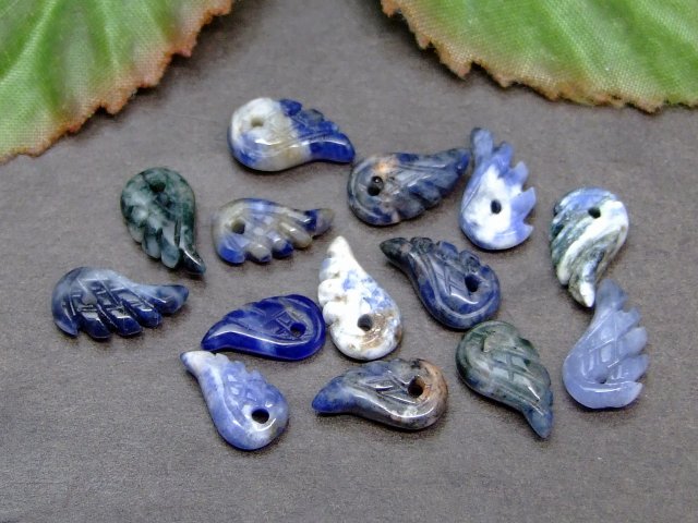 62998　　10mm×6mm 1個売り 天使の羽 彫り ソーダライト ネコポス送料無料 天然石 パワーストーン