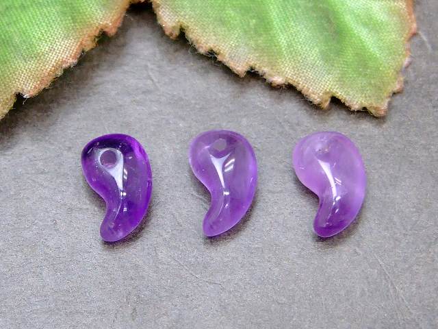 49542E　　勾玉 10mm×6mm 1個売り アメジスト 紫水晶 ネコポス送料無料 天然石 パワーストーン