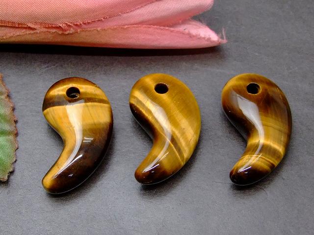 樂天商城 - 63598　　今月30％OFF わけあり 勾玉 31mm×17mm 1個売り タイガーアイ 虎目石 ネコポス送料無料 天然石 パワーストーン
