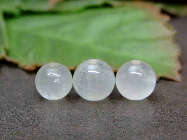 ※画像と同品質のものをお送りします。 オリジナルアクセサリー作りに是非どうぞ〜〜（m−m） 素材 天然 サイズ 約：重さg　玉径6mm〜7mm・±0.5mm　1粒売り 　※ 多少の誤差はご了承下さい。神秘的な月のパワーを秘めた愛と平和の石 ...