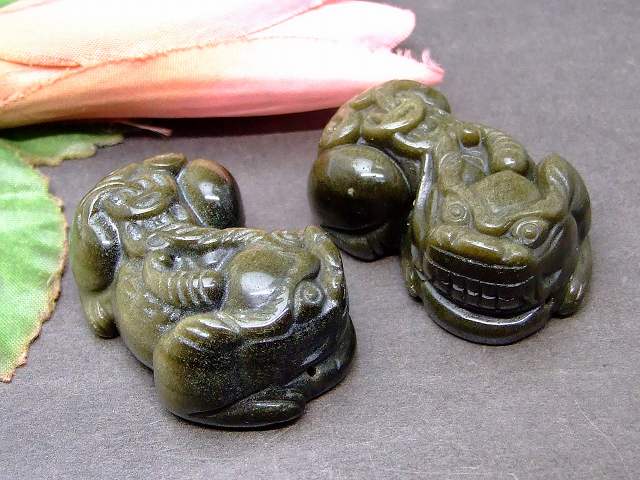 樂天商城 - 63473　　ゴールドオブシディアン 2個セット 貔貅 ヒキュウ ひきゅう ペンダントトップ 穴あき 置物にも 送料無料 アメリカ産 天然石 パワーストーン