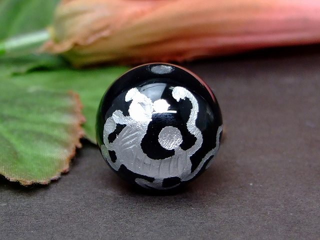 樂天商城 - 63510　　オニキス 白虎 銀彫 銀箔 20mm 1粒売り 四神 ネコポス送料無料 天然石 パワーストーン