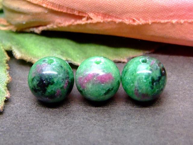 g3-1059G　　ルビーインゾイサイト 9mm AA 1粒売り ネコポス送料無料 天然石 パワーストーン