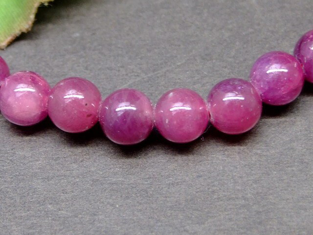 63656　　鑑別書付き ルビー 6mm AA ブレスレット 内径17cm ポーチ付き 送料無料 ベトナム産 天然石 パワーストーン