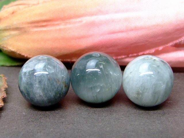 ※画像と同品質のものをお送りします。 オリジナルアクセサリー作りに是非どうぞ〜〜（m−m） ※新品ですが、へこみ・傷など見られる為、わけあり商品として格安にご提供しております。 ご了承の上ご購入くださいませ。 素材 天然 サイズ 約：重さg...