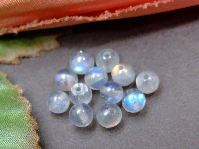 g3-215H　　今月の半額 わけあり ラブラドライト 4mm 1粒売り 鑑別済・本物保証 ネコポス送料無料 マダガスカル産 天然石 パワーストーン