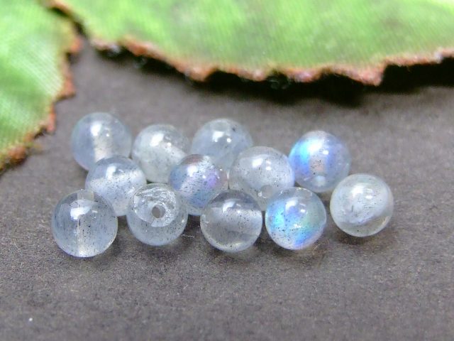 g3-215H　　今月の半額 わけあり ラブラドライト 4mm 1粒売り 鑑別済・本物保証 ネコポス送料無料 マダガスカル産 天然石 パワーストーン