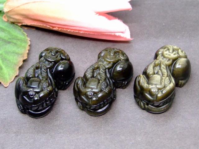 g3-463K　　特級 ゴールドオブシディアン 35mm×20mm 1個売り 貔貅 ヒキュウ ひきゅう ペンダントトップ 穴あき 置物にも 送料無料 アメリカ産 天然石 パワーストーン