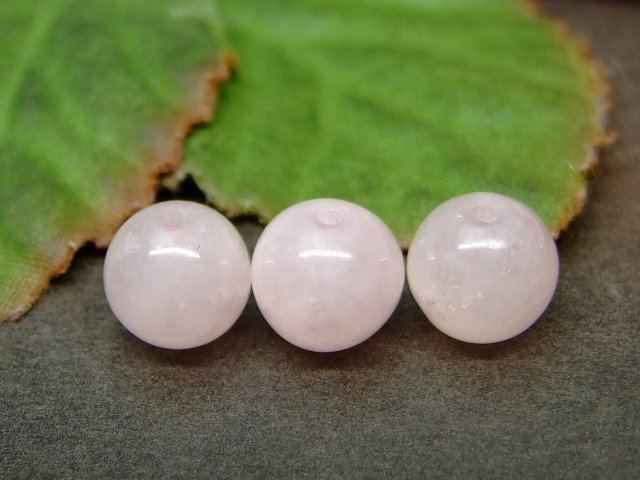 63986　　今月の半額 わけあり ディープローズクォーツ 8mm 1粒売り ネコポス送料無料 マダガスカル産 天然石 パワーストーン