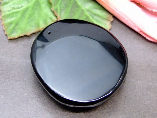 g3-391Y　　オブシディアン A 龍 ドラゴン 彫り ペンダントトップ 52mm×48mm 送料無料 ブラジル産 天然石 パワーストーン