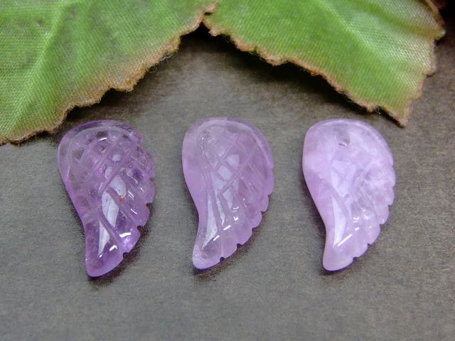 64348　　天使の羽 彫り 18mm×10mm 1個売り アメジスト 紫水晶 ネコポス送料無料 天然石 パワーストーン