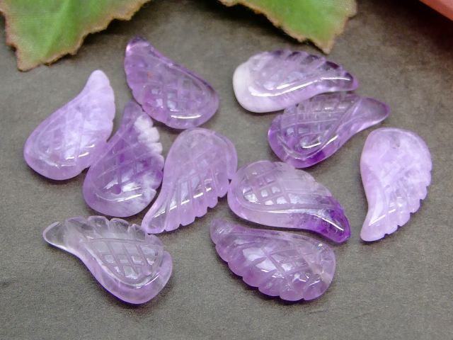 64348　　天使の羽 彫り 18mm×10mm 1個売り アメジスト 紫水晶 ネコポス送料無料 天然石 パワーストーン
