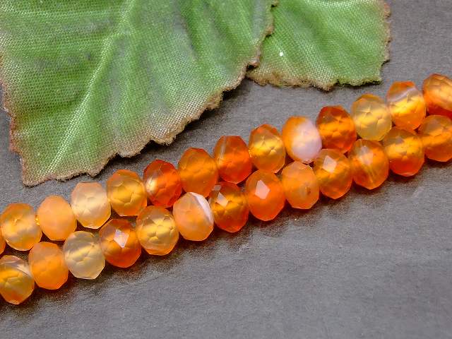 g3-143N　　カーネリアン 6mm×4mm ボタンカット ソロバンカット 1粒売り ネコポス送料無料 天然石 パワーストーン