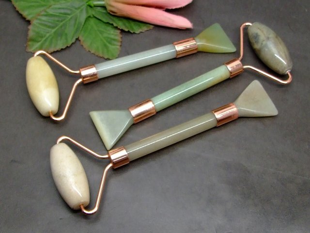 64672　　今月の半額 わけあり アベンチュリン 150mm かっさマッサージ 小顔 美顔ローラー ヘラ マッサ..