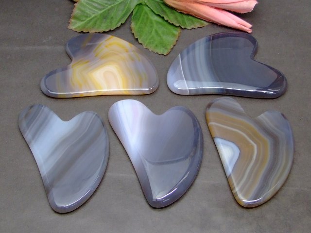 タロットクロス tarot 占い 神秘的 タペストリー おしゃれ 祭壇 撮影背景 正方形 グッズ アクセサリー 黒 白 ベージュ 猫 三日月 花 黒背景 模様 月 星 装飾 円 木彫り 黄色 白 ベージュ 月 星 模様 金色