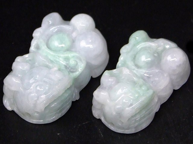 g3-3391K　　ミャンマー翡翠 貔貅 ヒキュウ ひきゅう AA 1個売り ペンダントトップ 穴あき 置物にも 送..