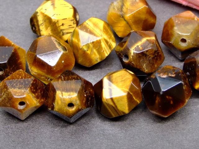 g3-2102H　　今月の半額 わけあり イエロータイガーアイ 黄虎目石 10mm スターカット 1粒売り 南アフリカ共和国産 ネコポス送料無料 天然石 パワーストーン