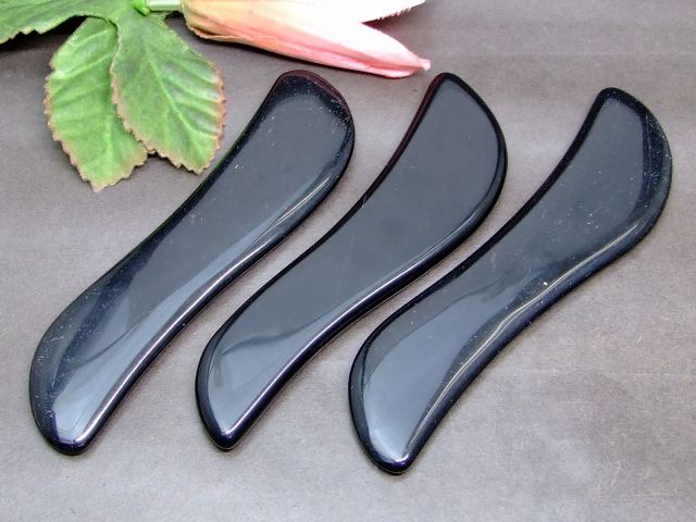 k3-27B　　今月30％OFF わけあり かっさプレート オブシディアン 124mm×38mm ポーチ付き 美肌 美顔 美容 マッサージ用 ネコポス送料無料 天然石 パワーストーン