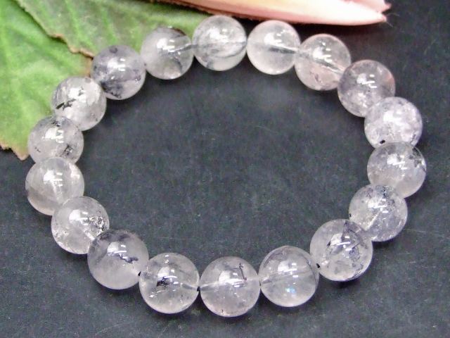 68193　　グラファイトインクォーツ 12mm AAA ブレスレット 内径18cm 黒鉛 石墨入り水晶 クリスタル ポーチ付き ブラジル産 送料無料 天然石 パワーストーン