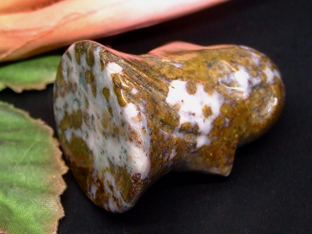 66314　　ジャスパー 41mm×32mm 1個売り オバケ おばけ ゴースト 送料無料 天然石 パワーストーン