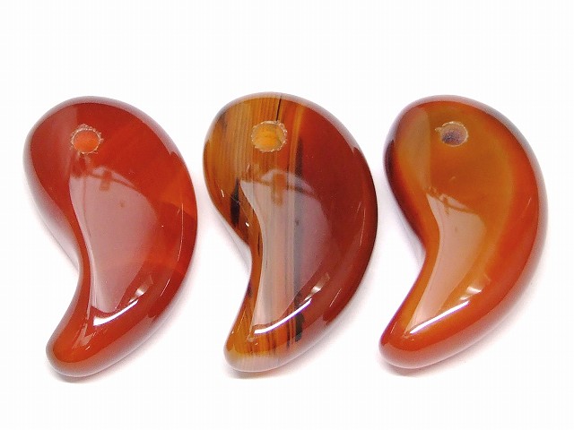 66448Q　　勾玉 赤瑪瑙 31×17mm 1個売り メノウ アゲート 送料無料 天然石 パワーストーン