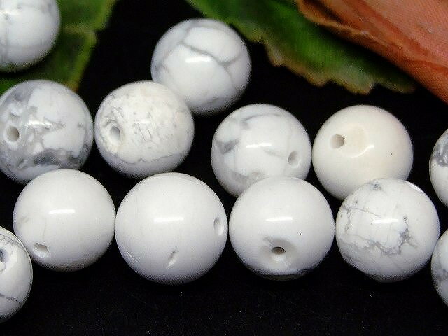 67596　　今月の半額 わけあり ハウライト 10mm 1粒売り ネコポス 送料無料 オーストリア産 天然石 パワーストーン